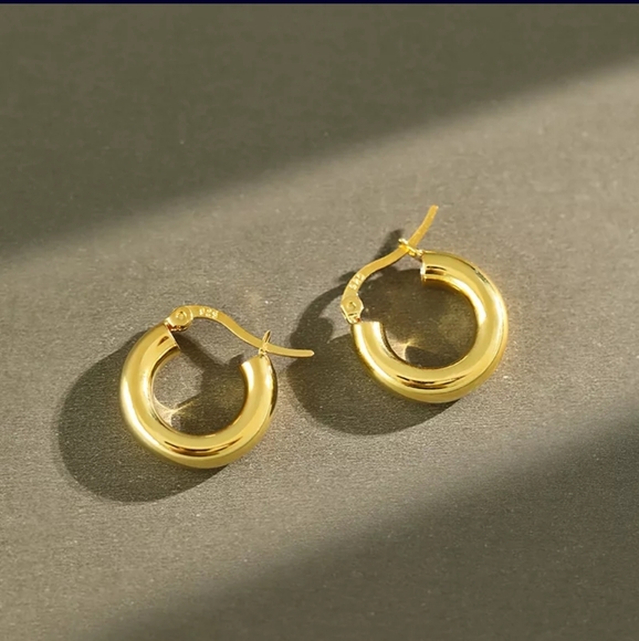 18K Gold Plated Earrings for Luxury and Style - Picture 2 of 2